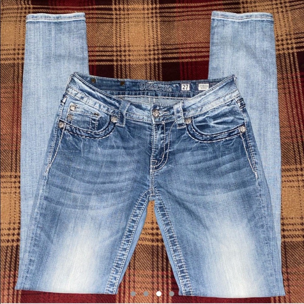 SOLD !! MISS ME x BUCKLE SKINNY JEANS